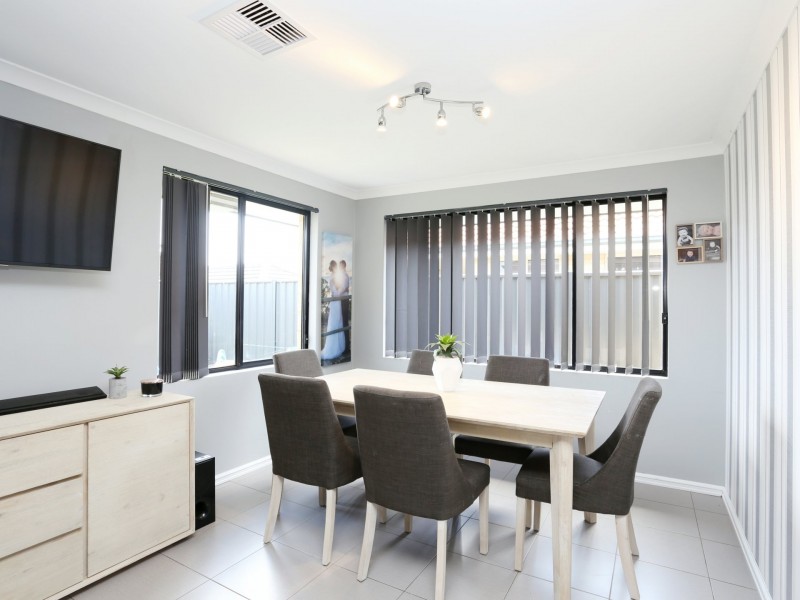 19 Bentham Turn, Banksia Grove WA 6031