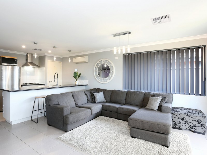 19 Bentham Turn, Banksia Grove WA 6031