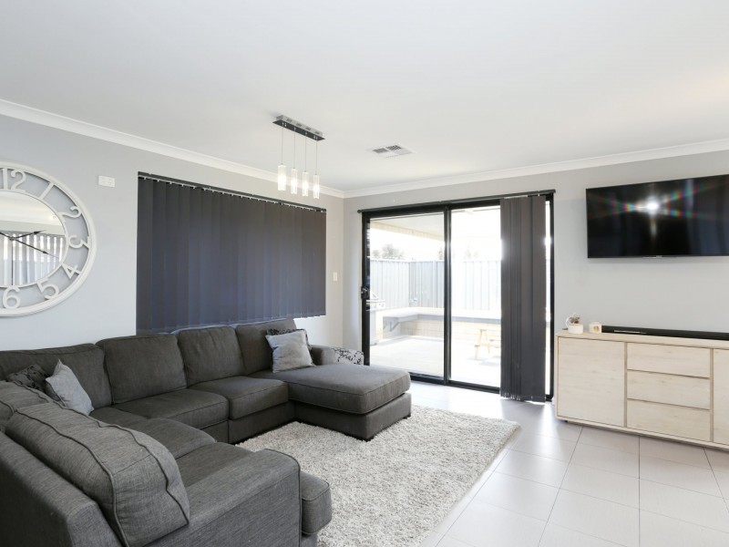 19 Bentham Turn, Banksia Grove WA 6031