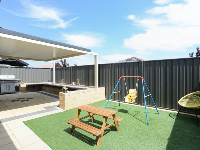 19 Bentham Turn, Banksia Grove WA 6031