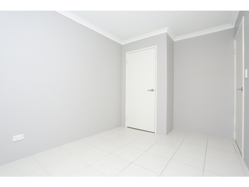 2/1 Esmerelda Pass, Darch WA 6065