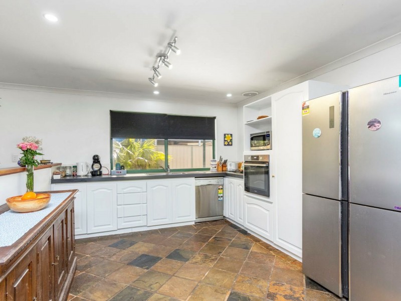 18 Kilmarnock Loop, Kinross WA 6028