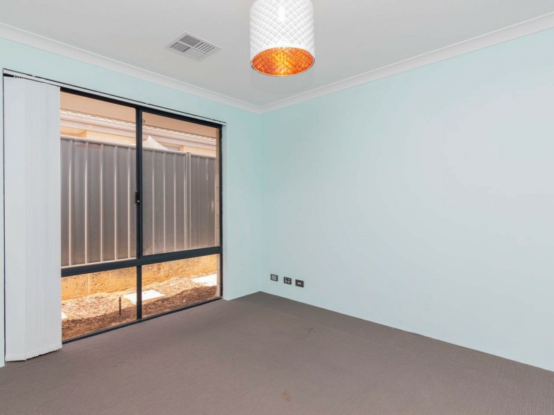 8 Garigal Street, Yanchep WA 6035