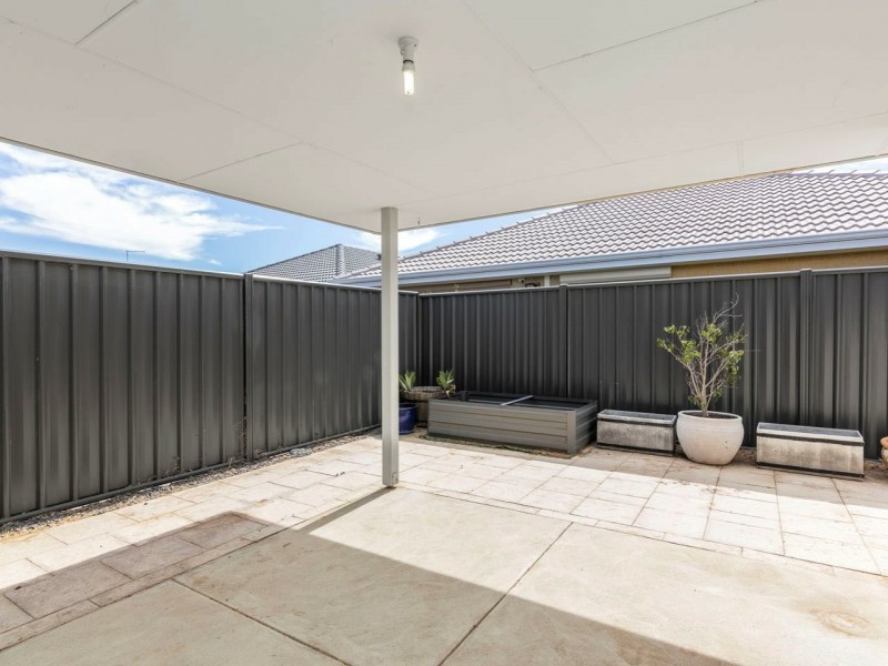 8 Garigal Street, Yanchep WA 6035