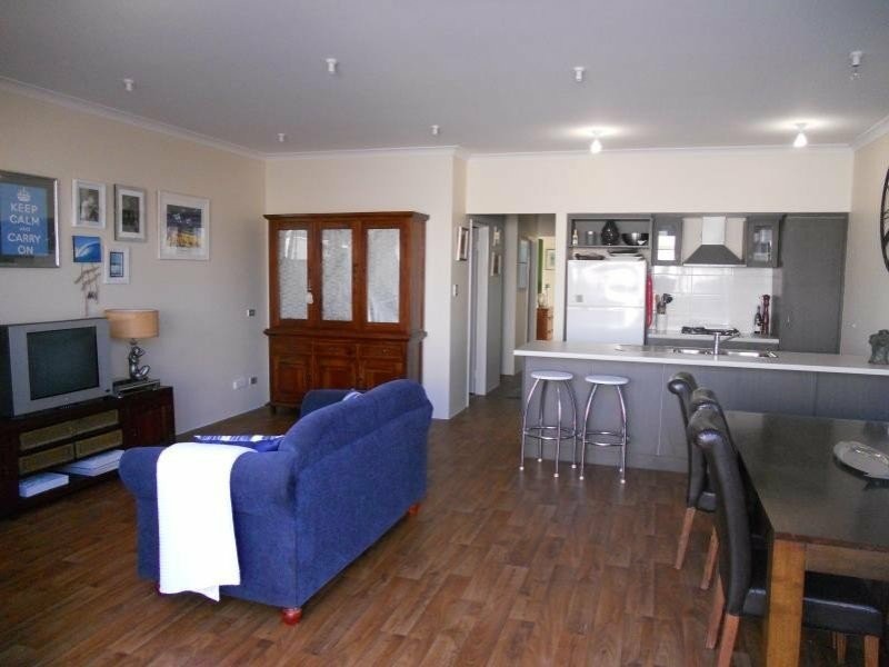 8B Bollach Green, Butler WA 6036