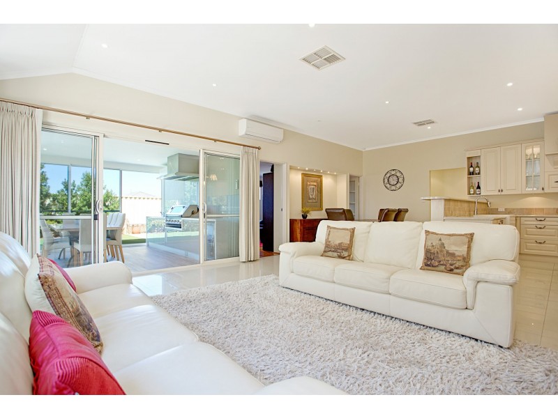 44 Camborne Parkway, Butler WA 6036