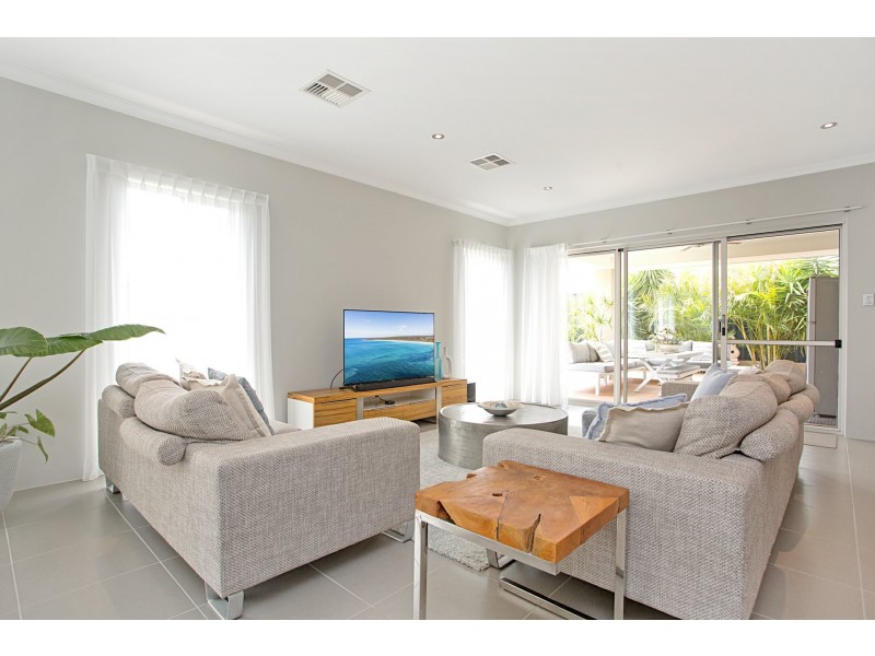 8 Manningtree Approach, Butler WA 6036