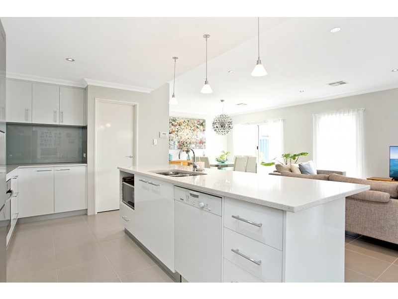 8 Manningtree Approach, Butler WA 6036