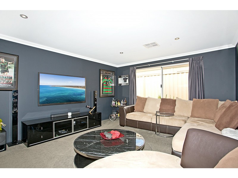 8 Manningtree Approach, Butler WA 6036