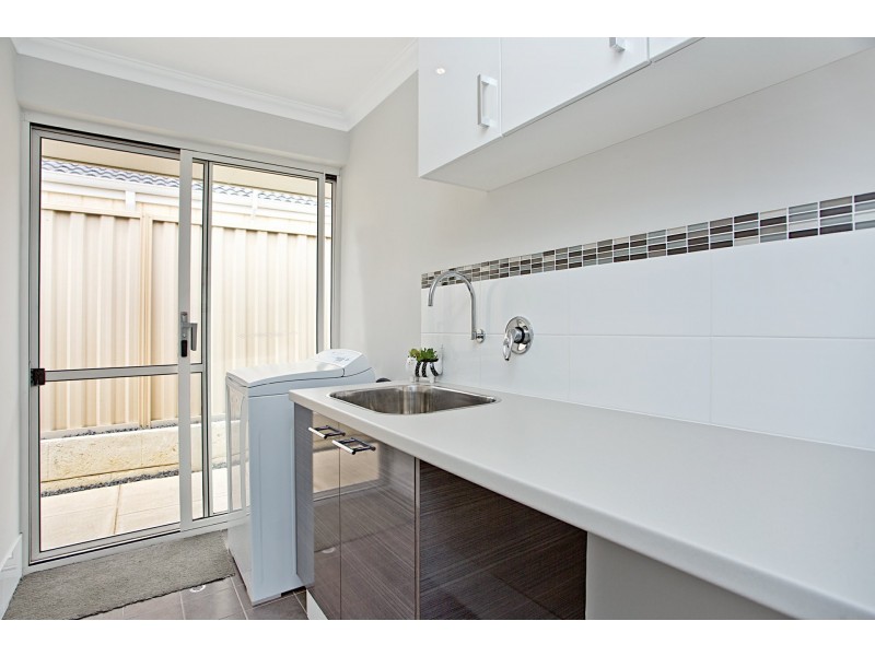 8 Manningtree Approach, Butler WA 6036
