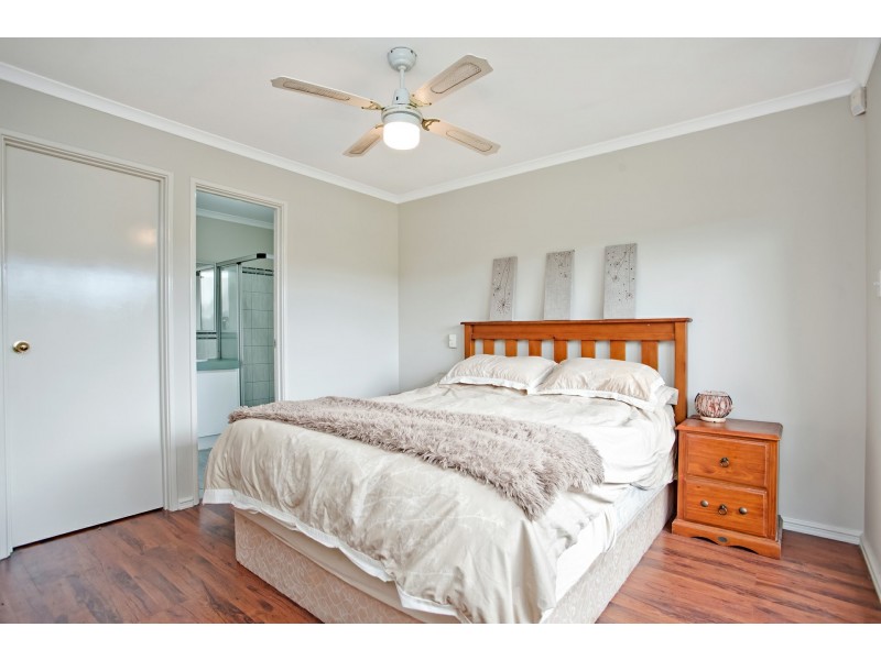 42 Monaltrie Loop, Carramar WA 6031