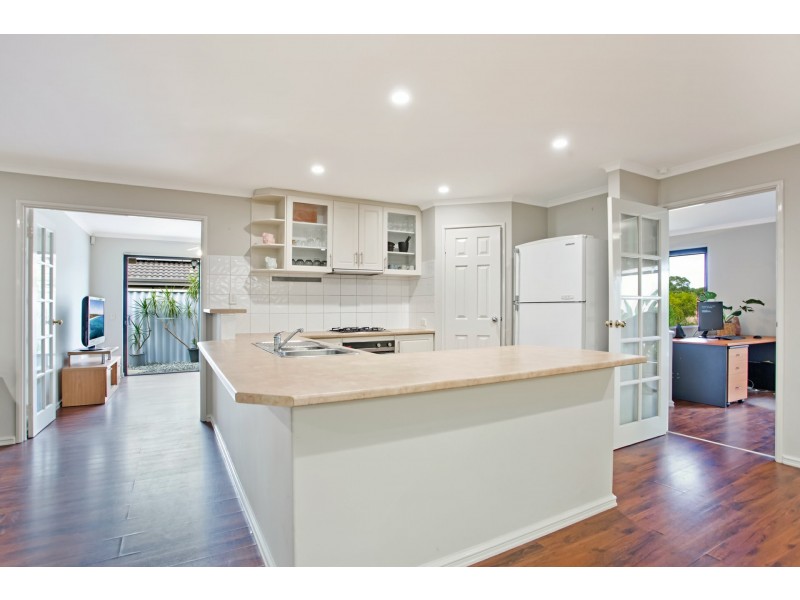 42 Monaltrie Loop, Carramar WA 6031