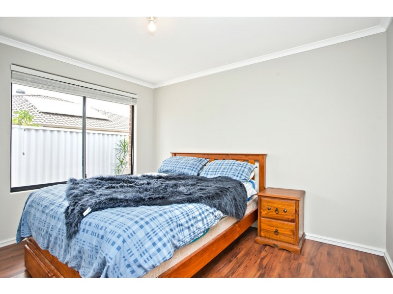 42 Monaltrie Loop, Carramar WA 6031