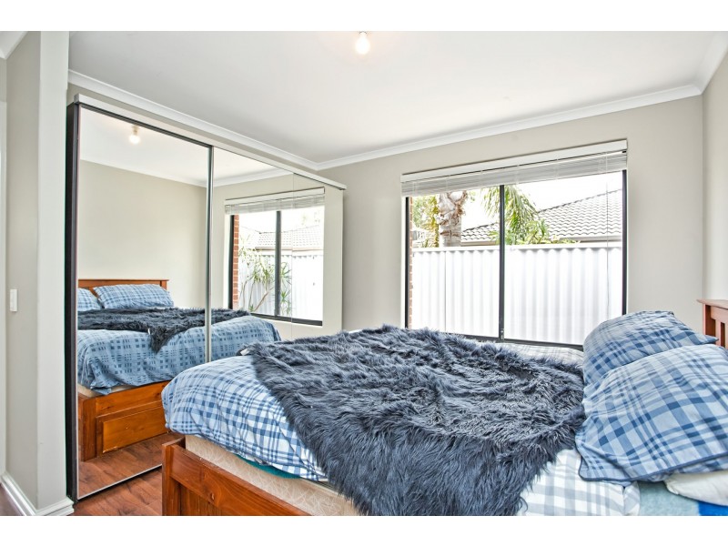 42 Monaltrie Loop, Carramar WA 6031