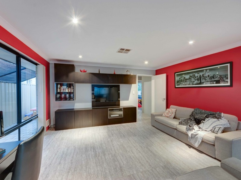 9 Vinci Entrance, Sinagra WA 6065