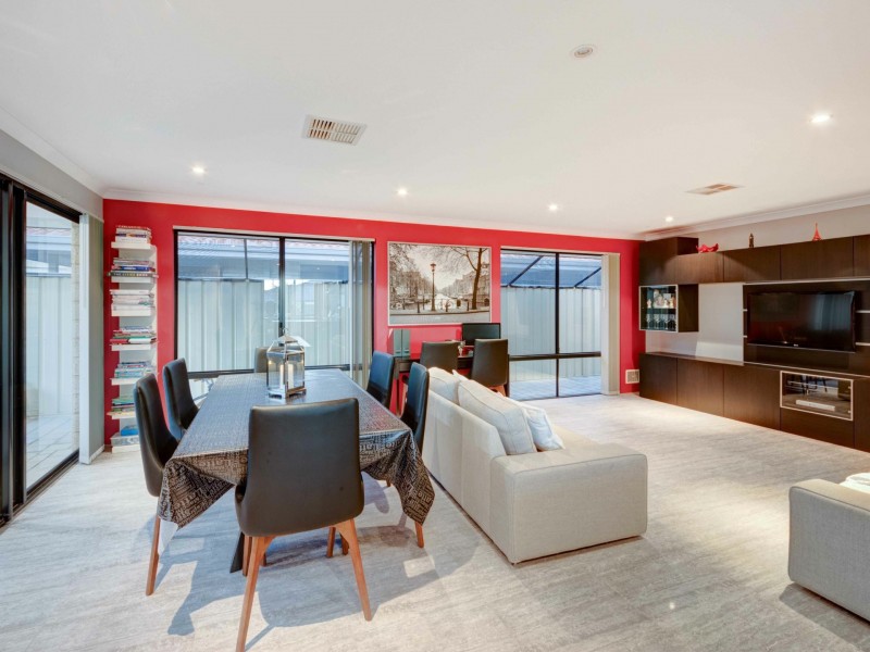 9 Vinci Entrance, Sinagra WA 6065