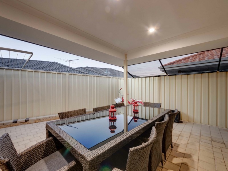 9 Vinci Entrance, Sinagra WA 6065