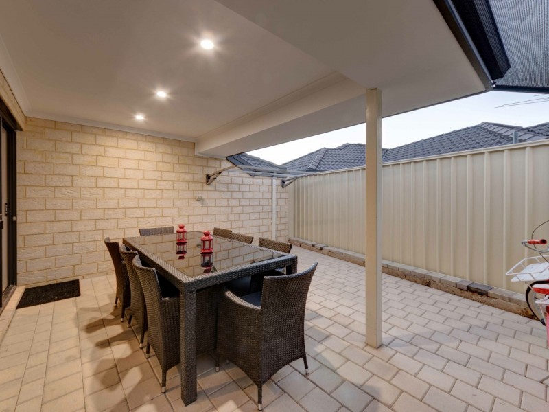 9 Vinci Entrance, Sinagra WA 6065