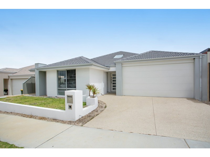 9 Lemon Way, Eglinton WA 6034