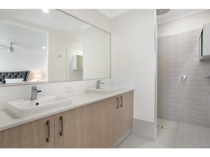 9 Lemon Way, Eglinton WA 6034