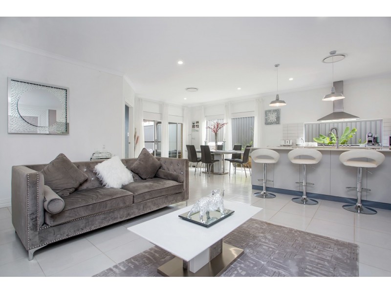 9 Lemon Way, Eglinton WA 6034