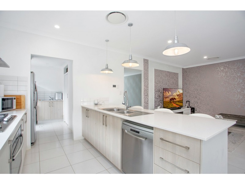 9 Lemon Way, Eglinton WA 6034