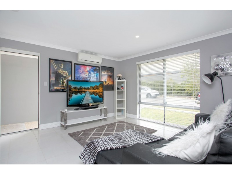 9 Lemon Way, Eglinton WA 6034