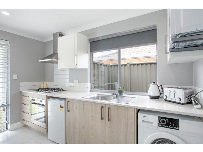 9 Lemon Way, Eglinton WA 6034