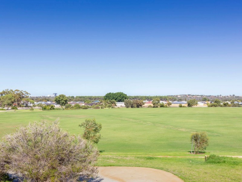 19 Cabanel Brace, Tapping WA 6065