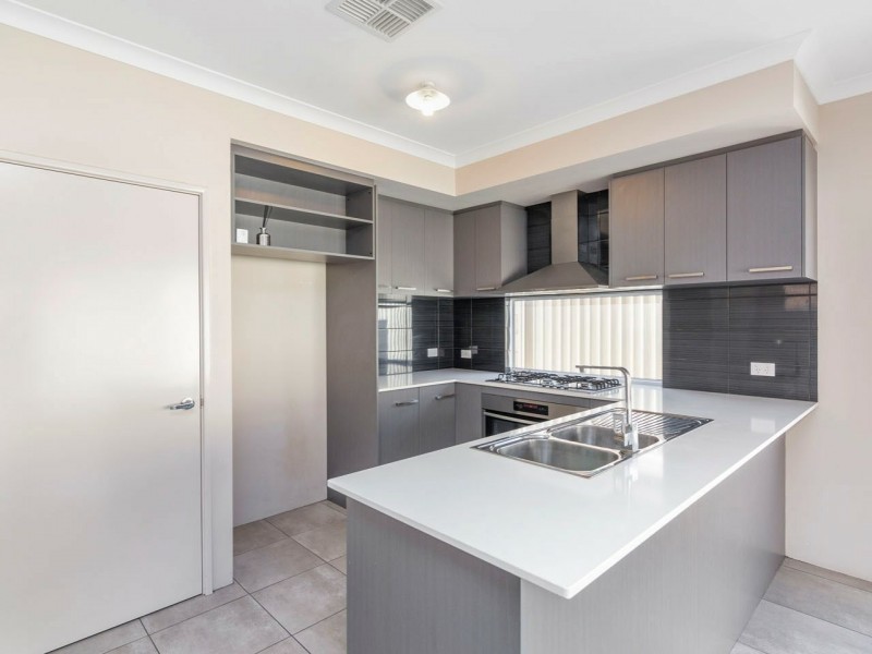 4 Rock Way, Alkimos WA 6038