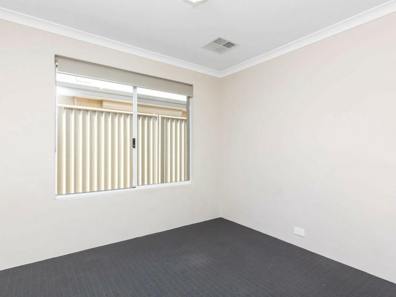 4 Rock Way, Alkimos WA 6038