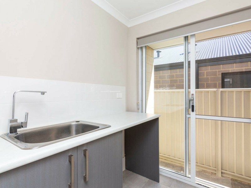 4 Rock Way, Alkimos WA 6038