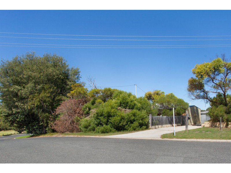 4 Smith Court, Yanchep WA 6035
