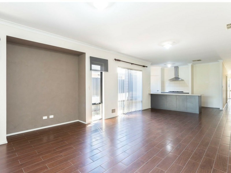 106 Joseph Banks Boulevard, Banksia Grove WA 6031