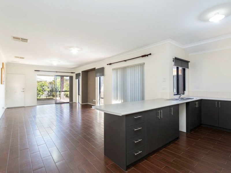 106 Joseph Banks Boulevard, Banksia Grove WA 6031