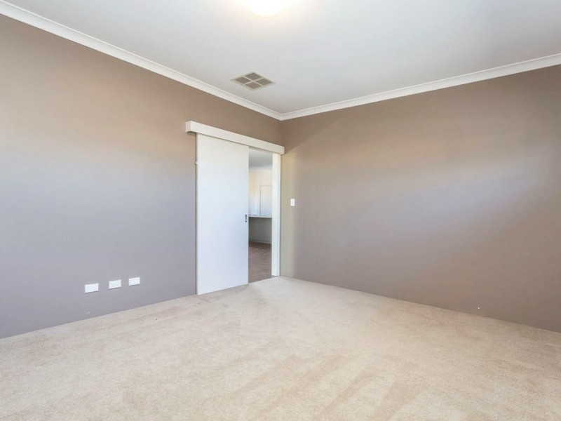 106 Joseph Banks Boulevard, Banksia Grove WA 6031