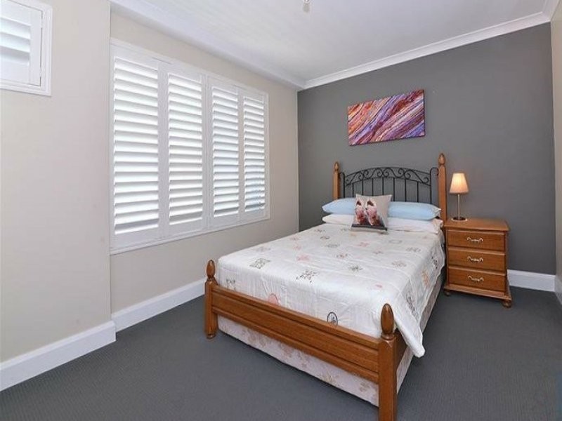 8 Duyfken Road, Jindalee WA 6036