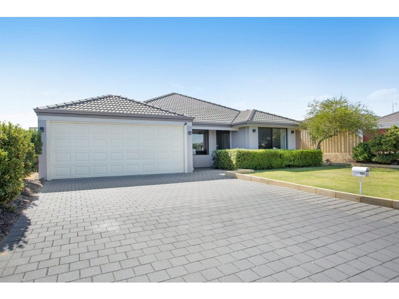 21 Crown Point Crescent, Butler WA 6036