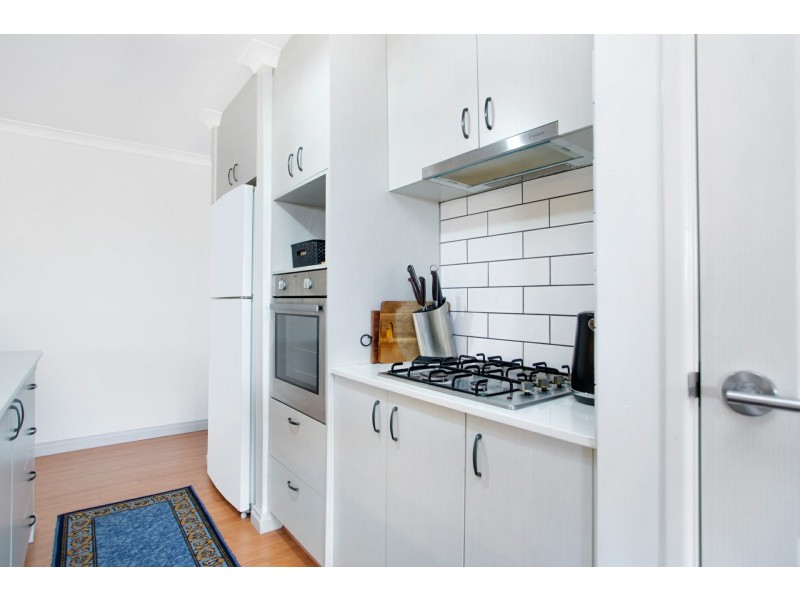 21 Crown Point Crescent, Butler WA 6036