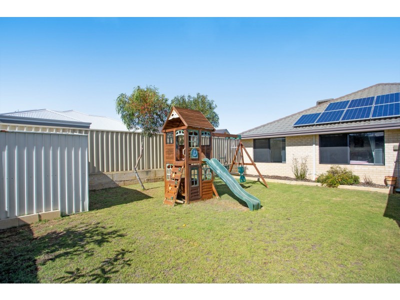 21 Crown Point Crescent, Butler WA 6036
