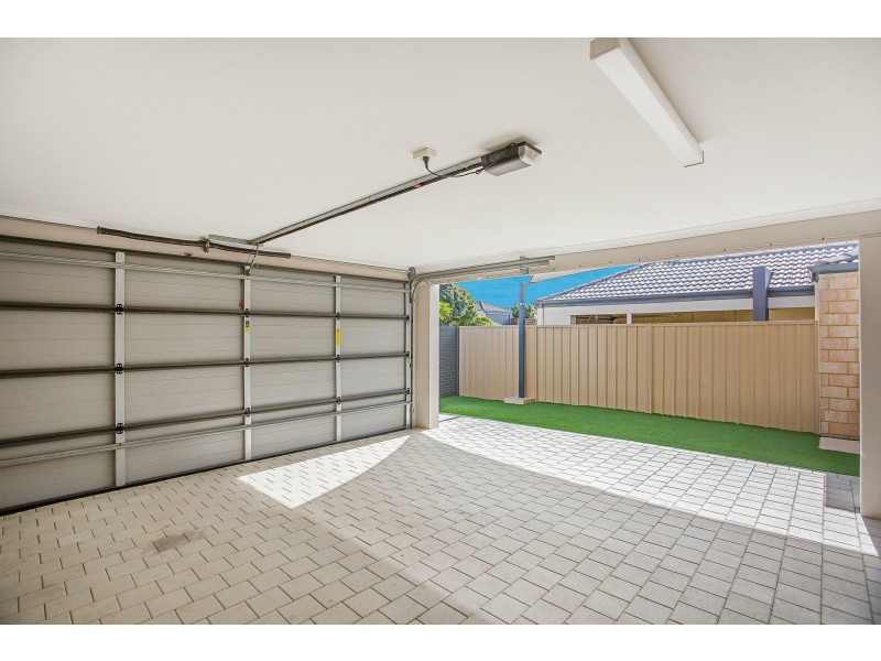 16A Pintabona Drive, Sinagra WA 6065