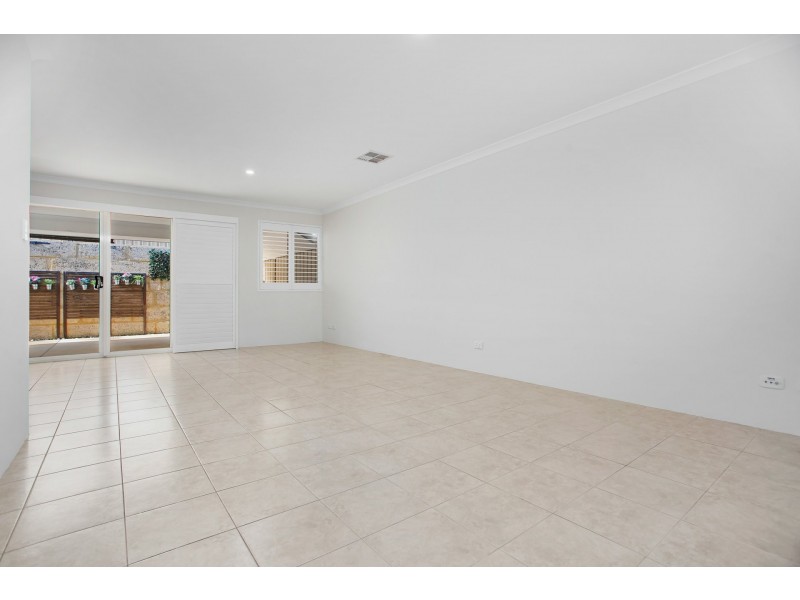 16A Pintabona Drive, Sinagra WA 6065