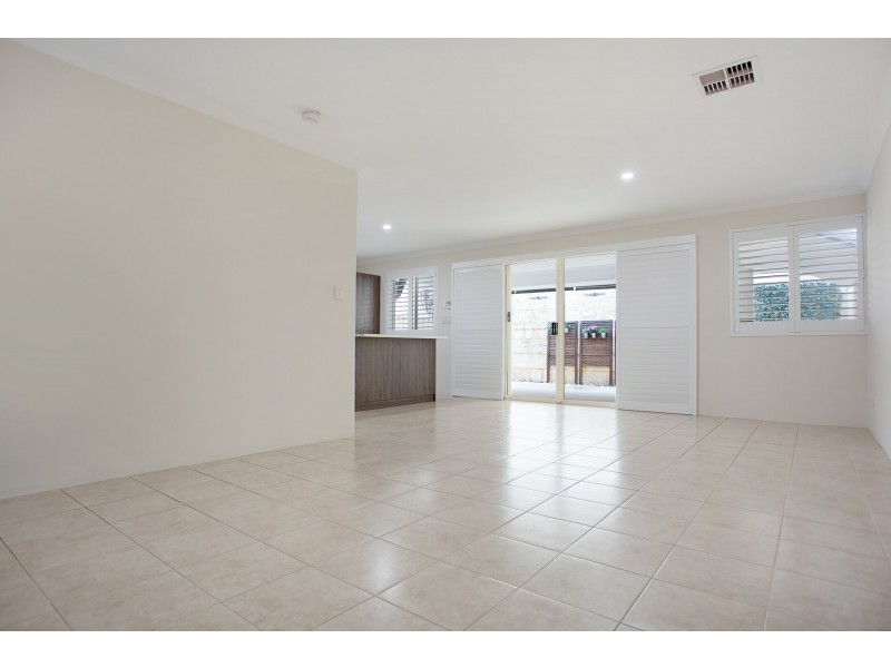 16A Pintabona Drive, Sinagra WA 6065