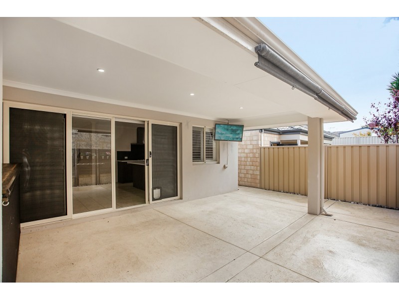 16A Pintabona Drive, Sinagra WA 6065