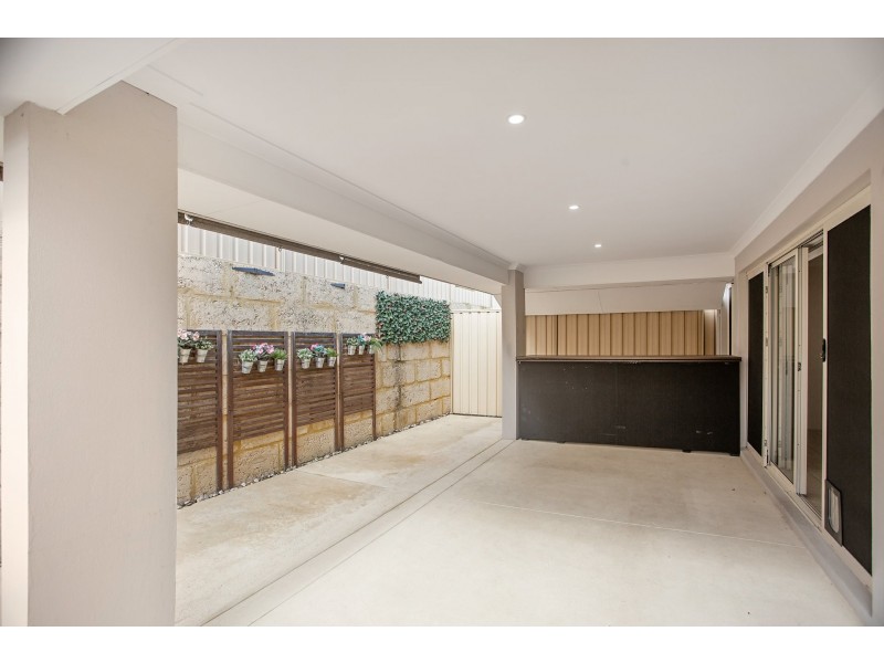 16A Pintabona Drive, Sinagra WA 6065