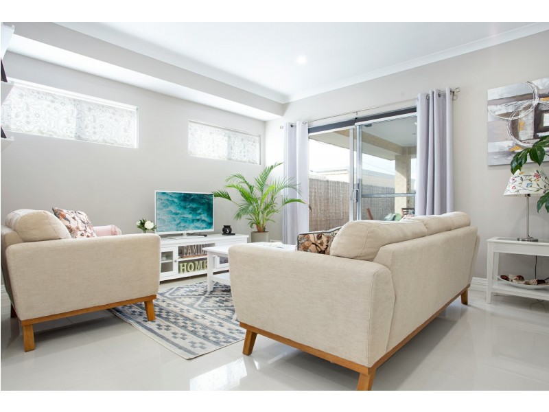 16 Admiralty Road, Jindalee WA 6036