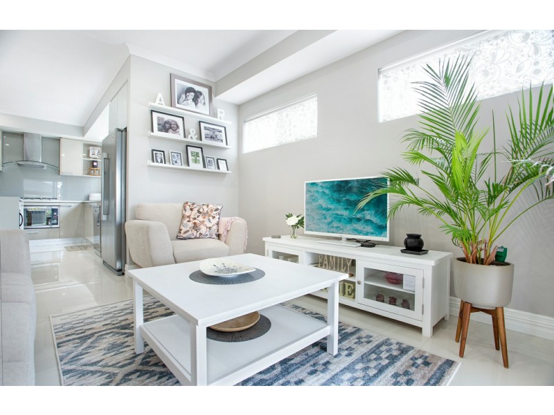 16 Admiralty Road, Jindalee WA 6036