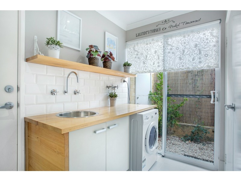 16 Admiralty Road, Jindalee WA 6036