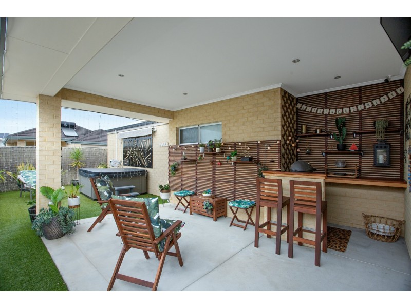 16 Admiralty Road, Jindalee WA 6036