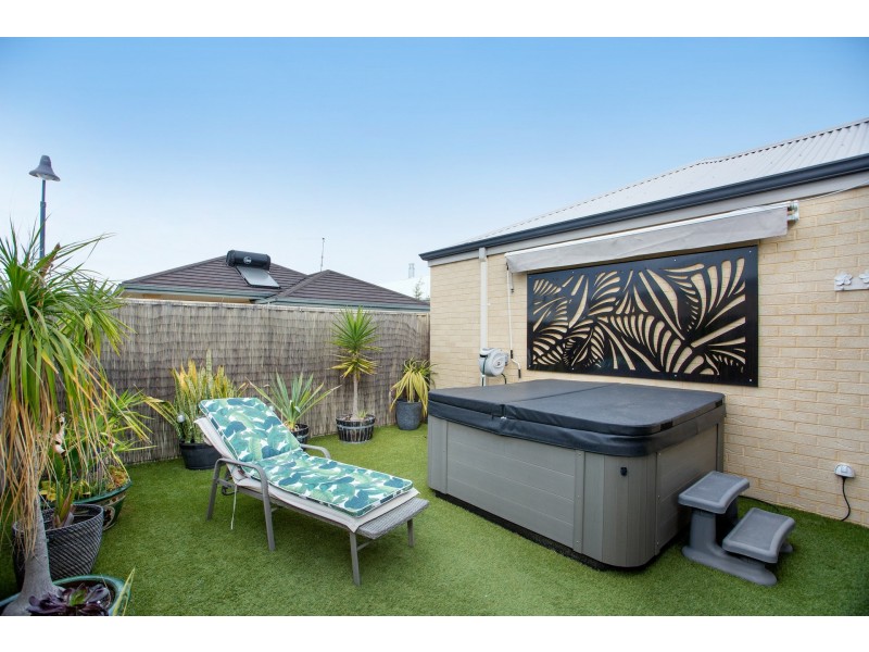 16 Admiralty Road, Jindalee WA 6036